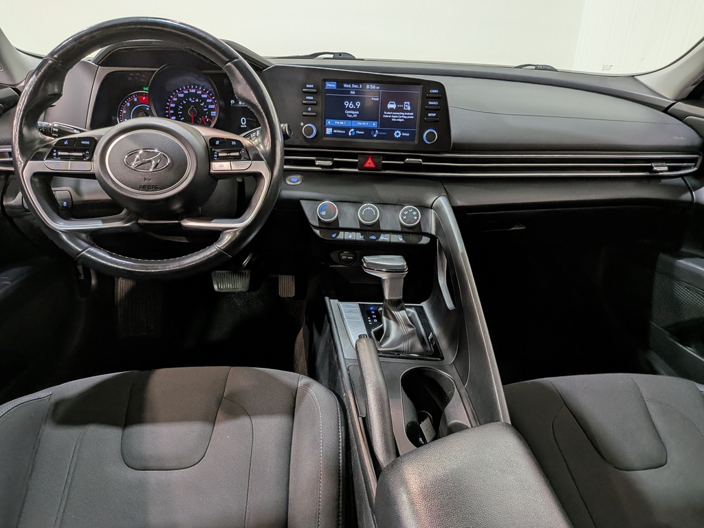 Hyundai Elantra 2022