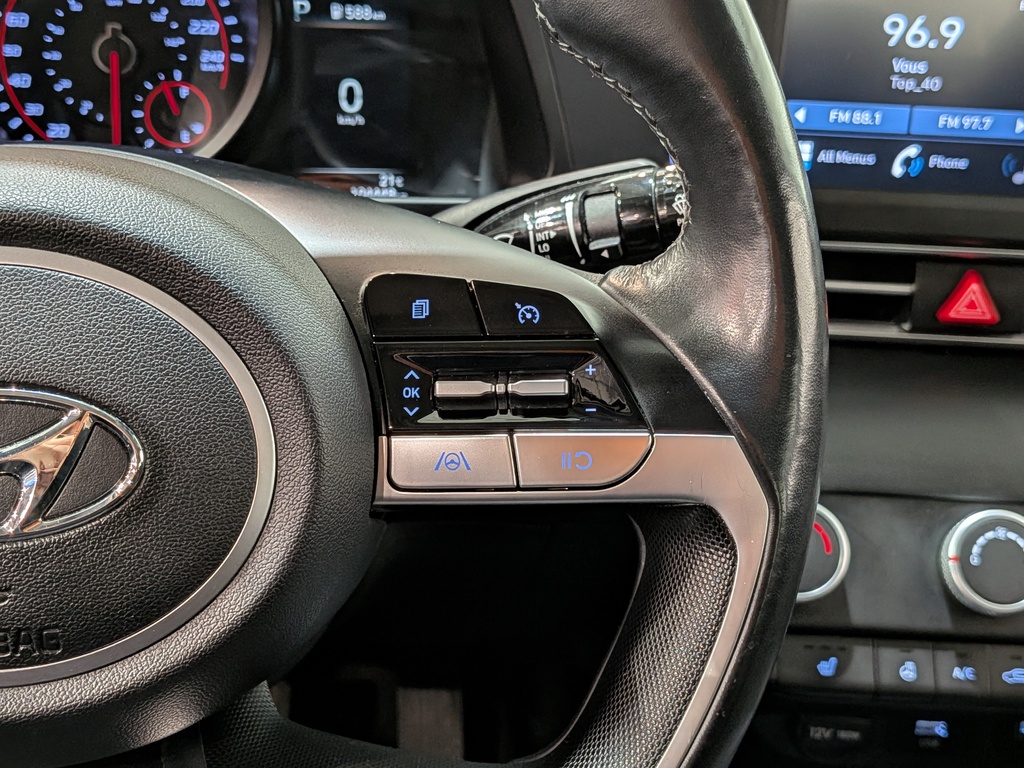 Hyundai Elantra 2022