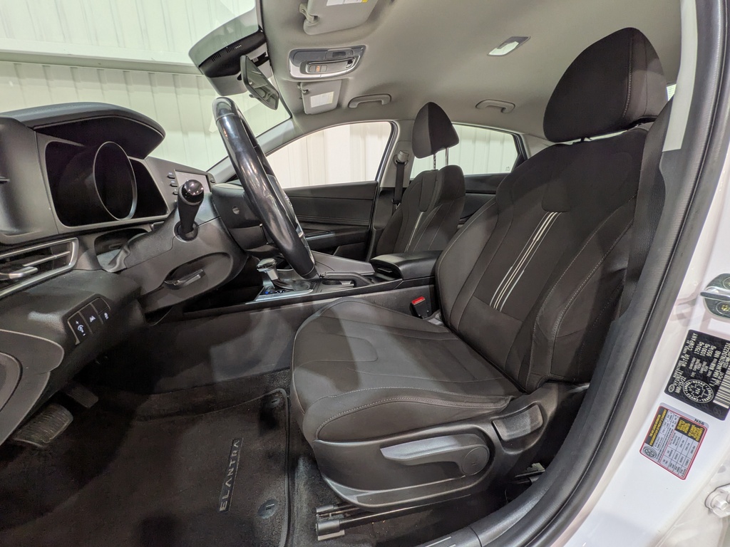 Hyundai Elantra 2022