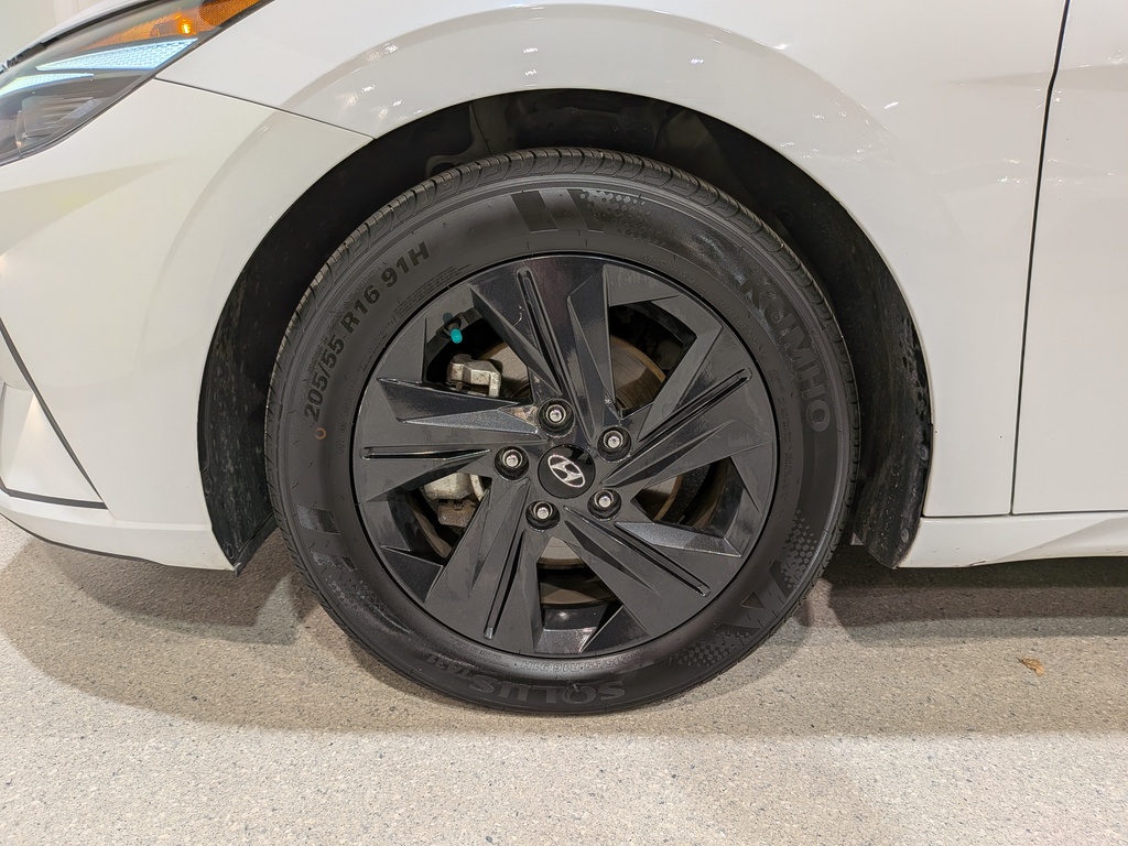 Hyundai Elantra 2022