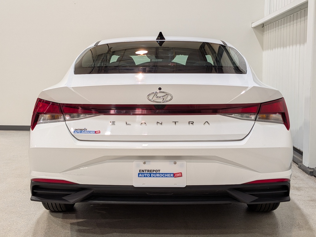 Hyundai Elantra 2022