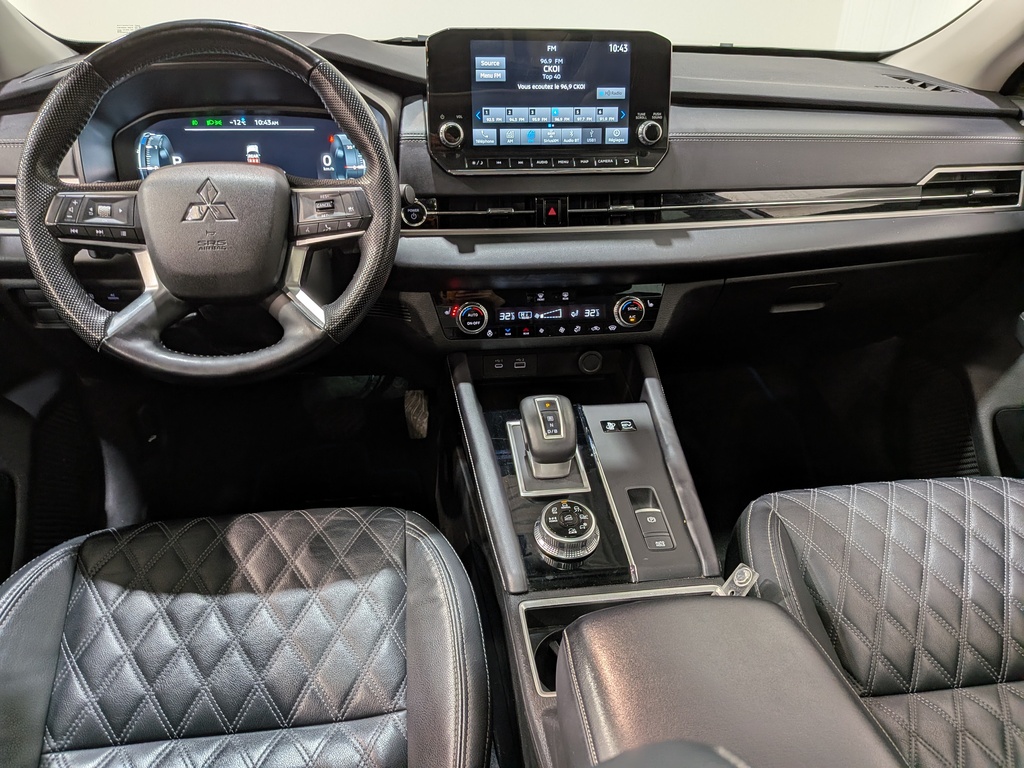 Mitsubishi Outlander PHEV 2023