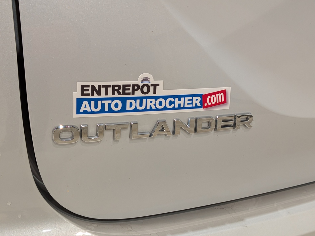 Mitsubishi Outlander PHEV 2023