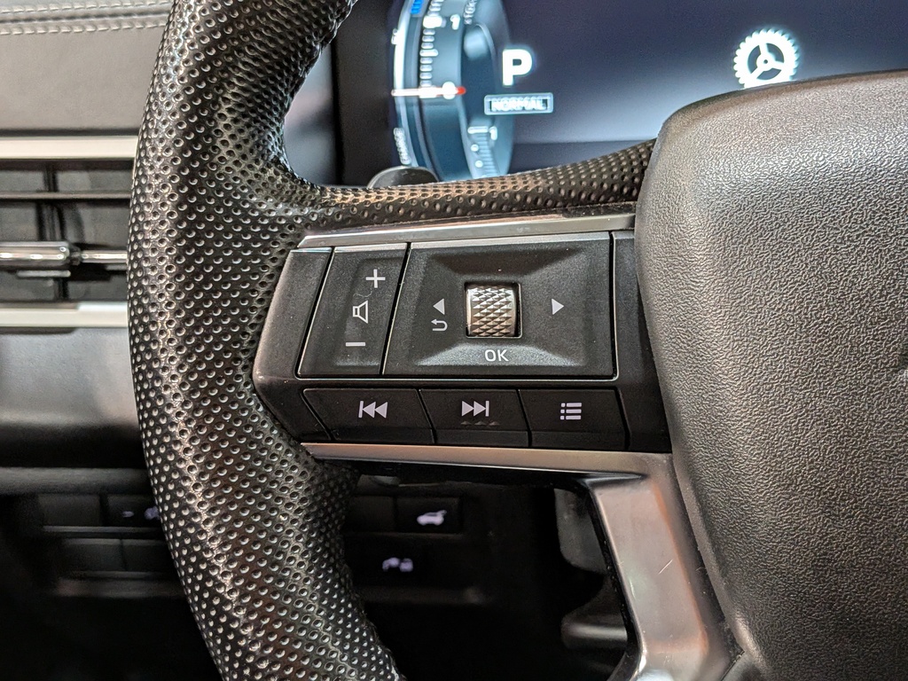 Mitsubishi Outlander PHEV 2023