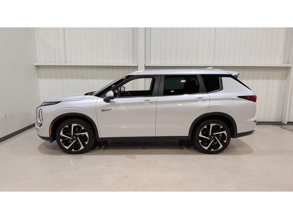 Mitsubishi Outlander PHEV 2023