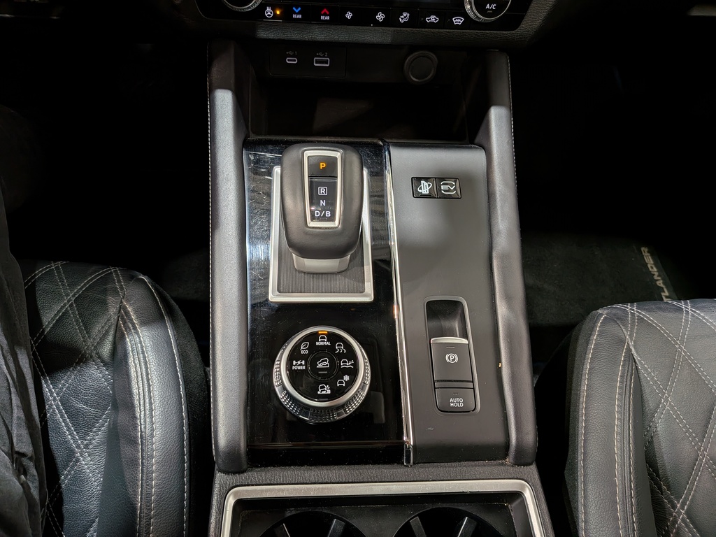 Mitsubishi Outlander PHEV 2023