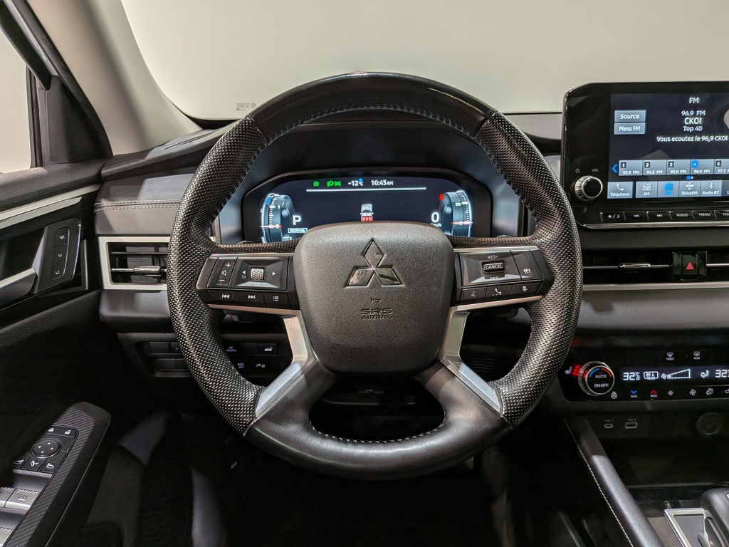 Mitsubishi Outlander PHEV 2023