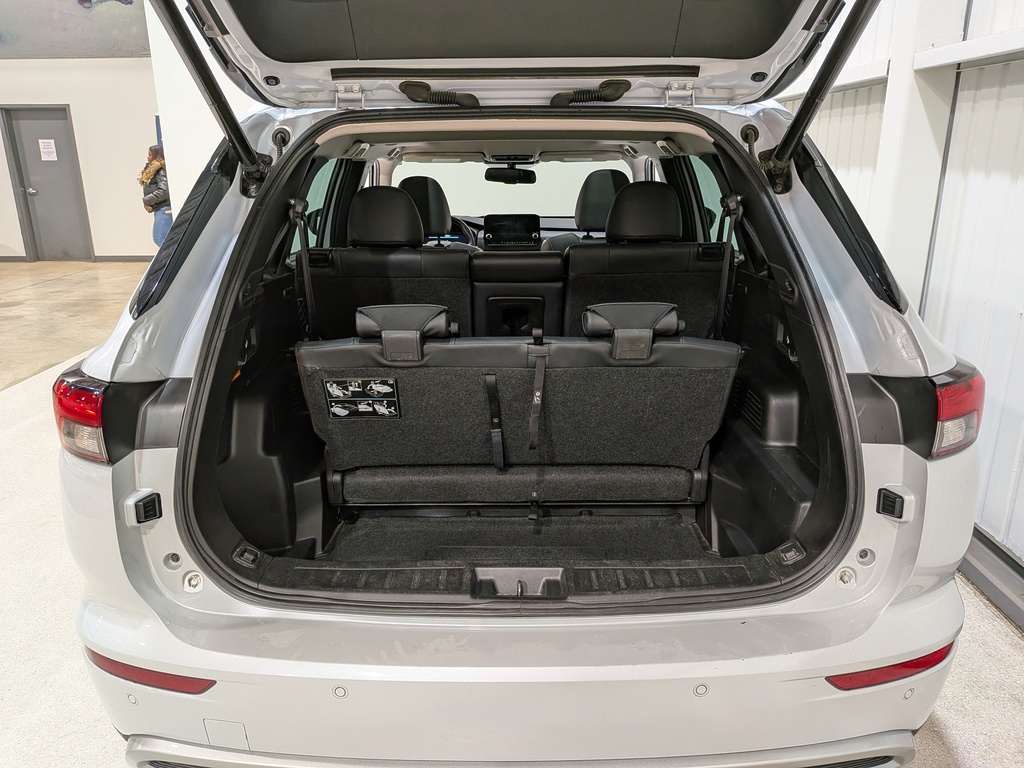 Mitsubishi Outlander PHEV 2023