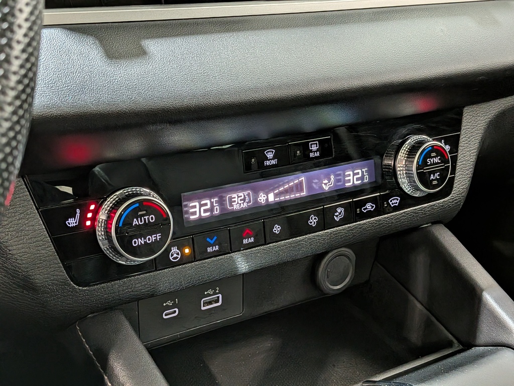 Mitsubishi Outlander PHEV 2023