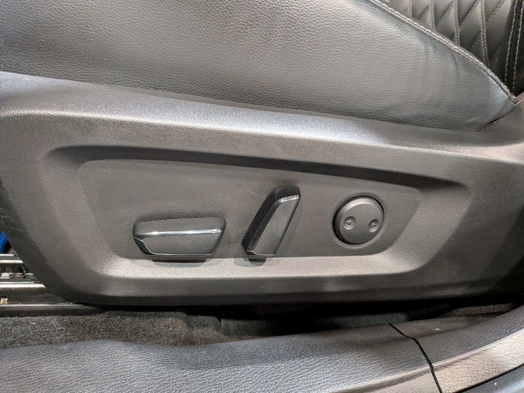 Mitsubishi Outlander PHEV 2023