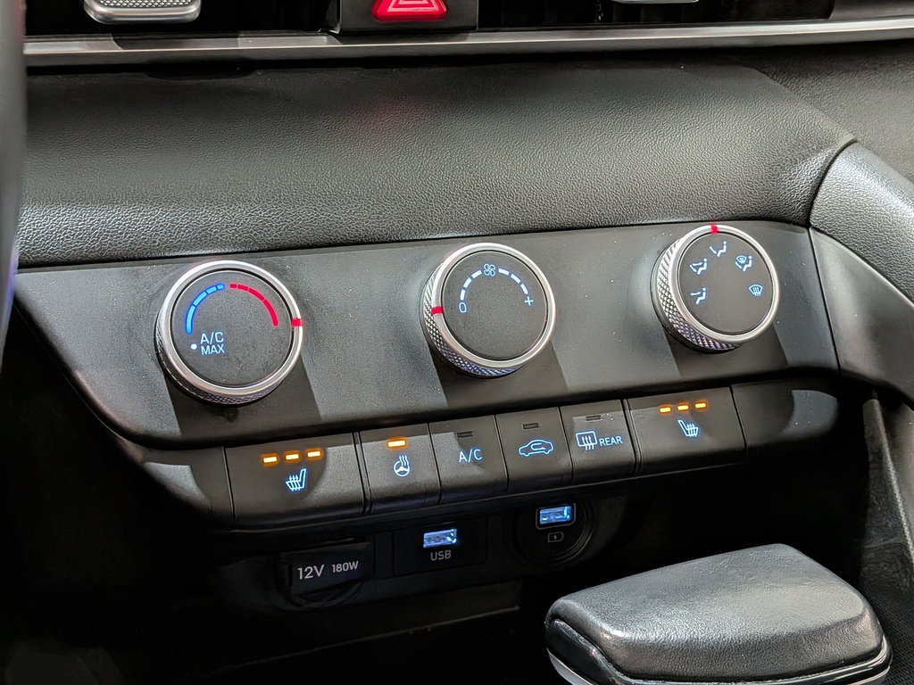 Hyundai Elantra 2022