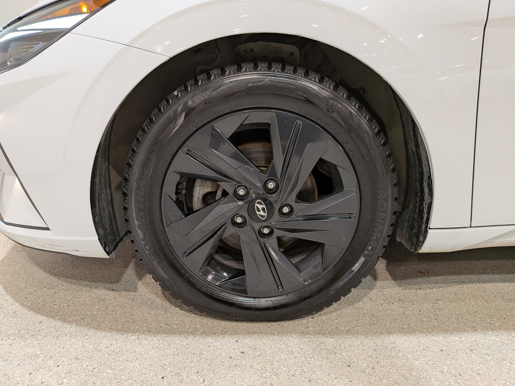 Hyundai Elantra 2022