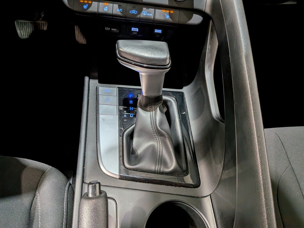 Hyundai Elantra 2022