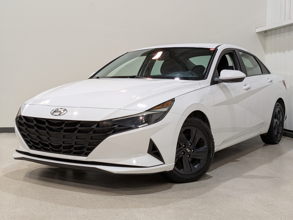 Hyundai Elantra 2022