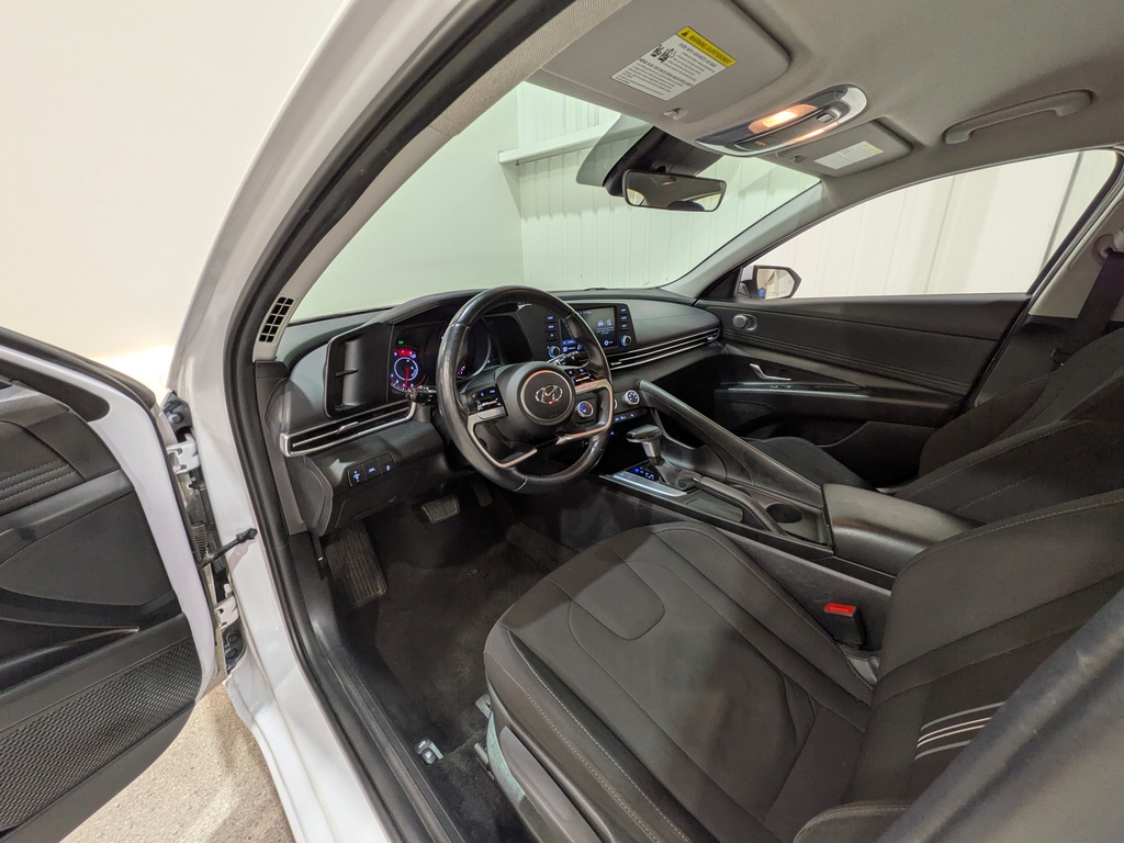 Hyundai Elantra 2022