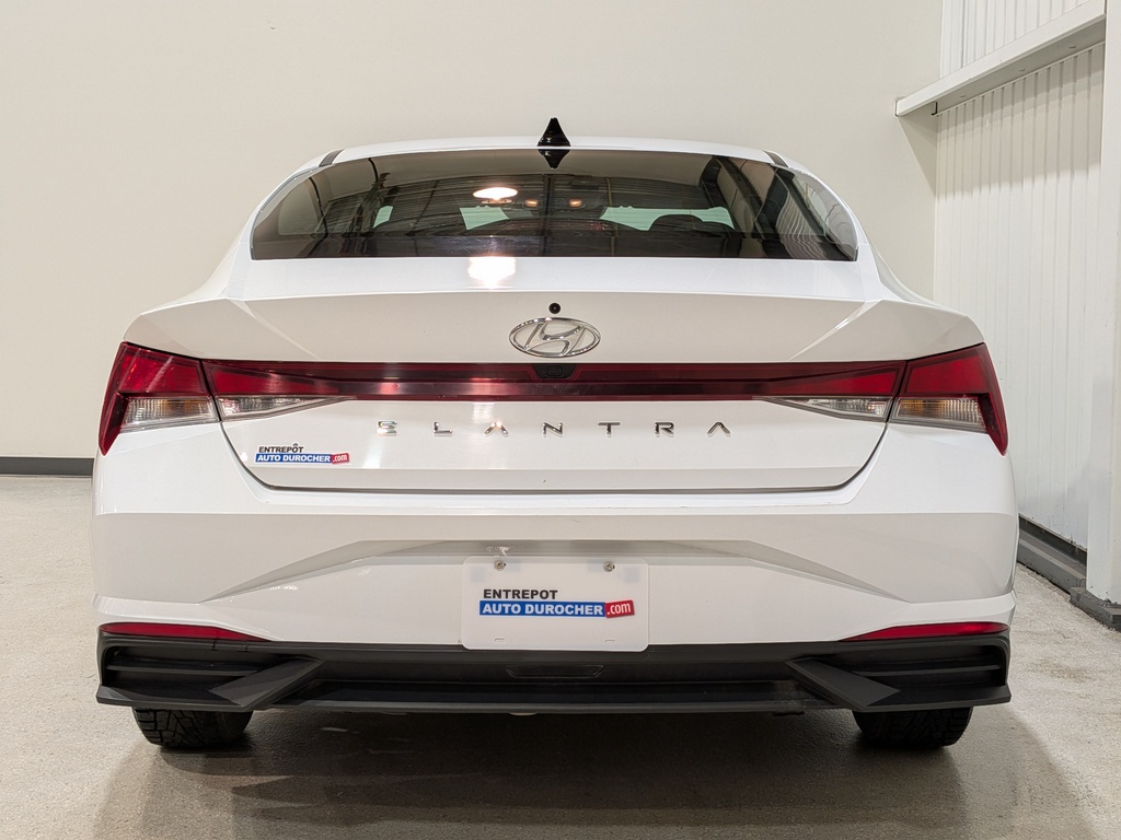 Hyundai Elantra 2022