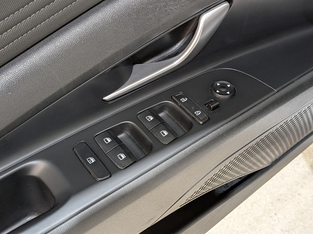 Hyundai Elantra 2022