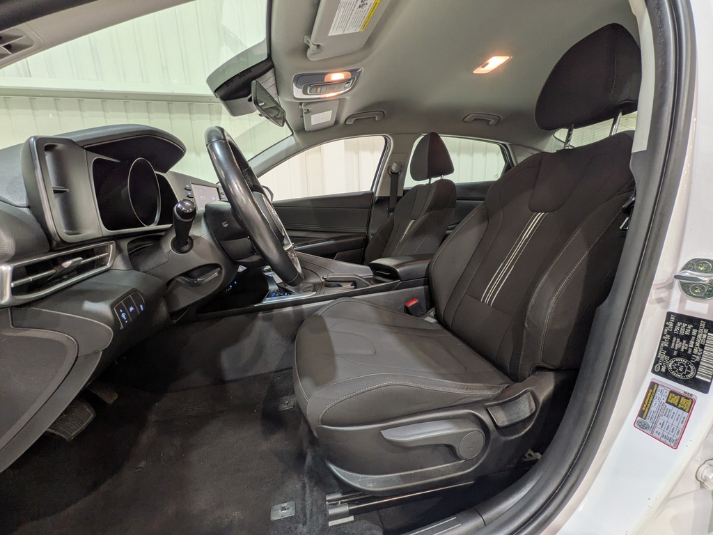 Hyundai Elantra 2022