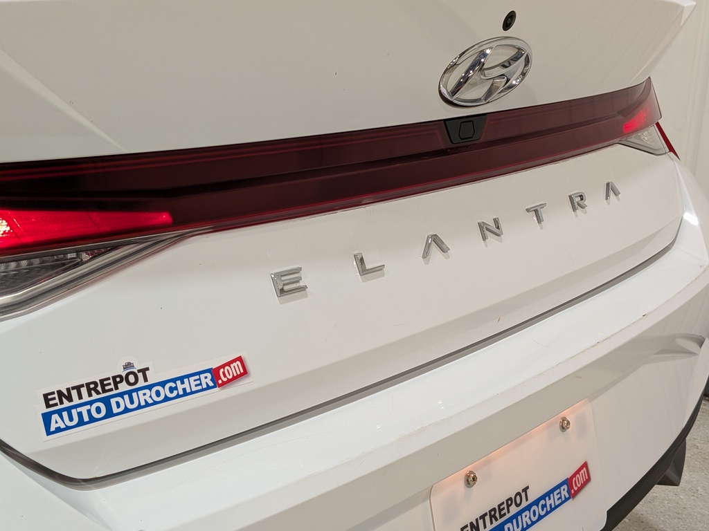 Hyundai Elantra 2022