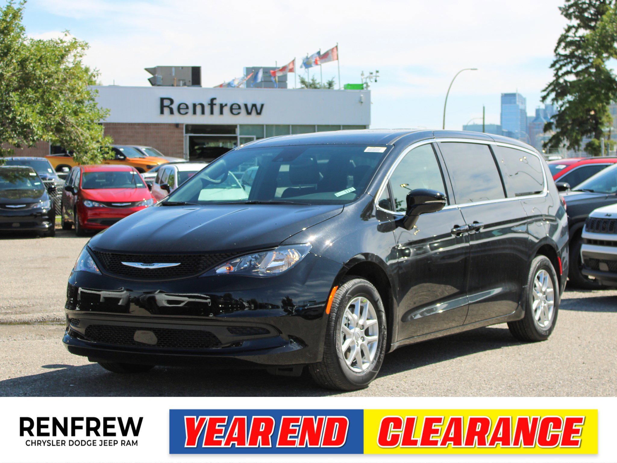 2025 Chrysler Grand Caravan SXT, Heated Leather, Remote Start, Adaptive Cruise