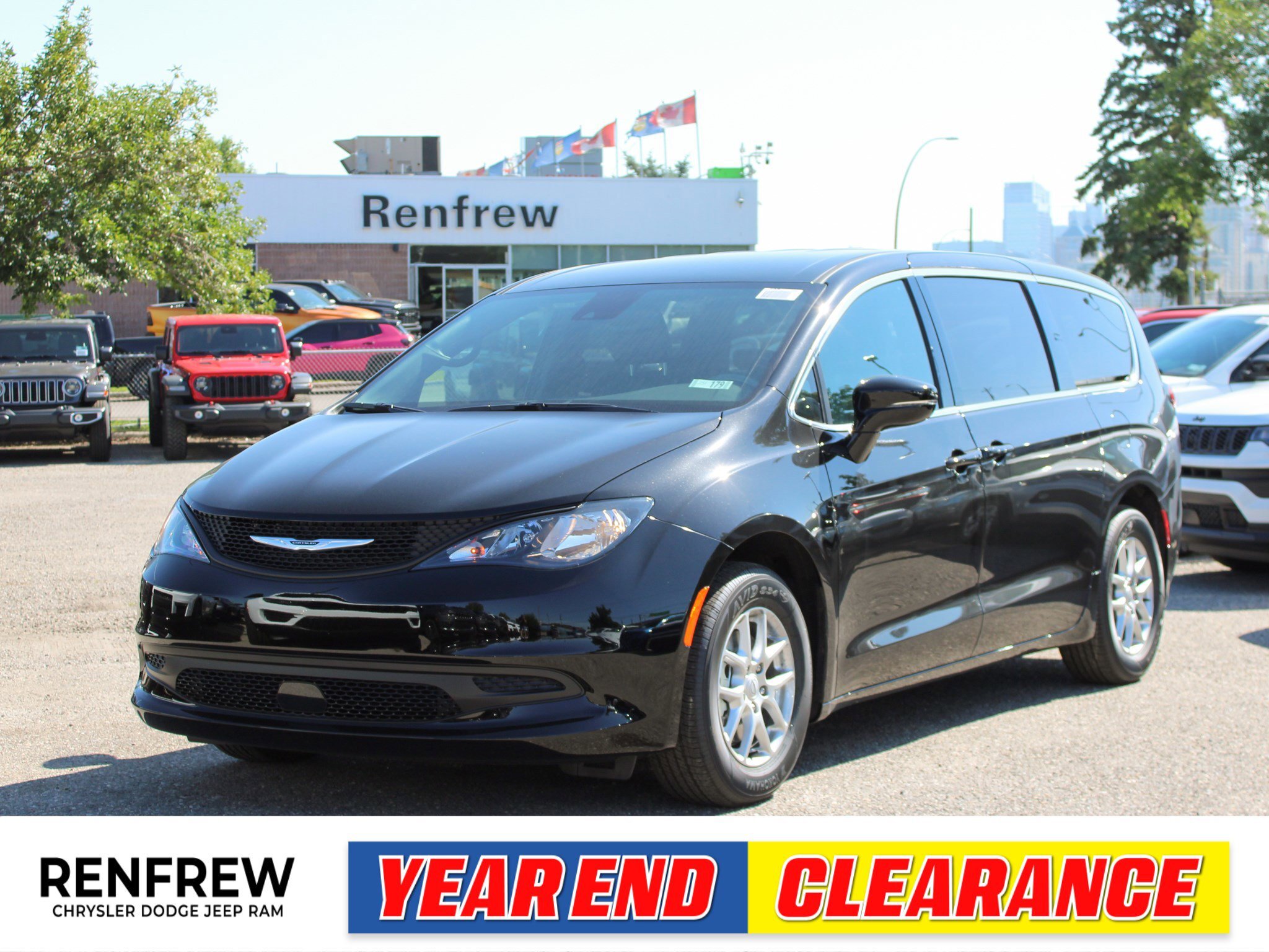 2025 Chrysler Grand Caravan SXT, Remote Start, Heated Leather, Adaptive Cruise