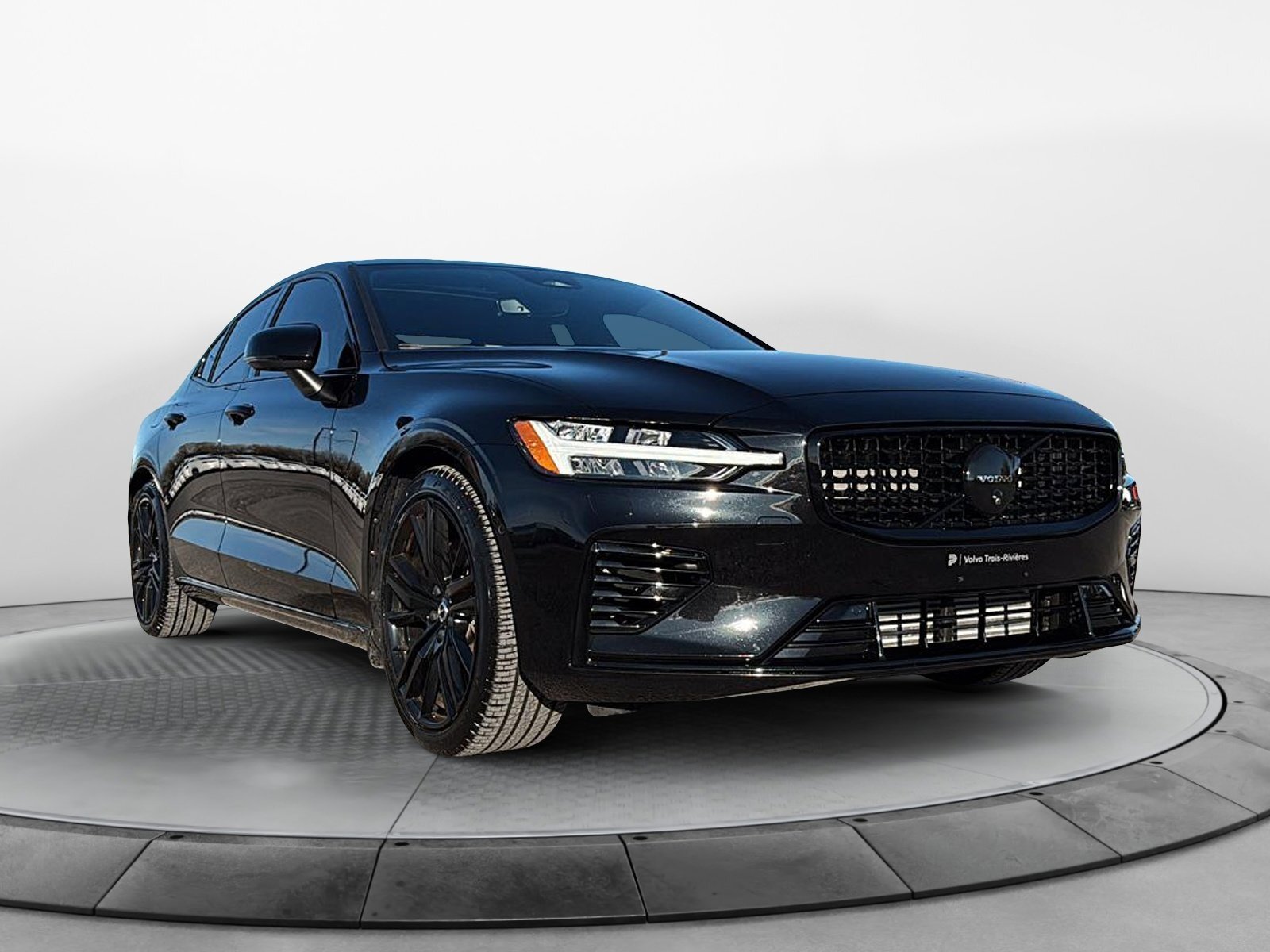 2025 Volvo S60 Plug-In Hybrid