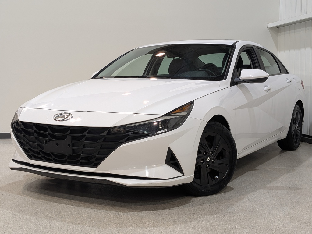 Hyundai Elantra 2022