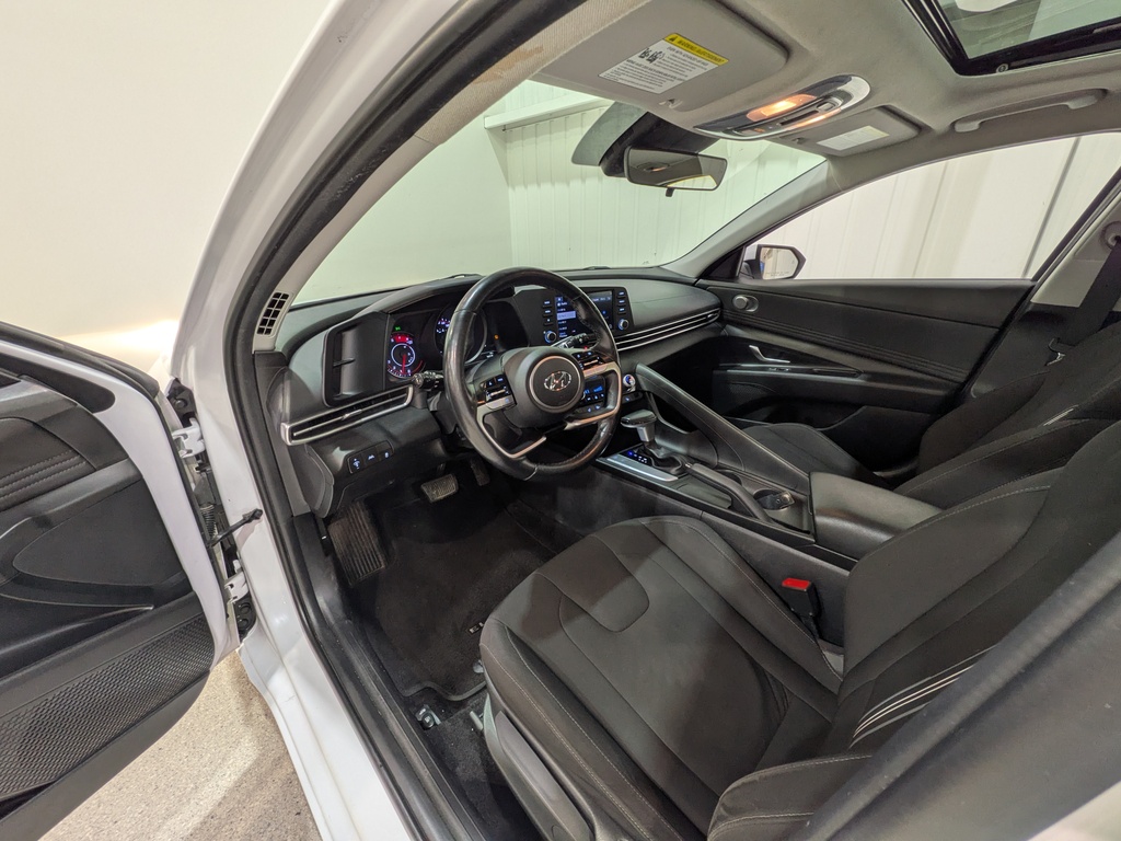 Hyundai Elantra 2022