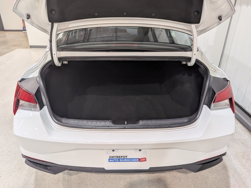 Hyundai Elantra 2022