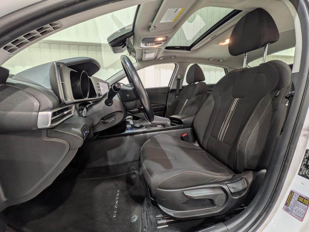 Hyundai Elantra 2022