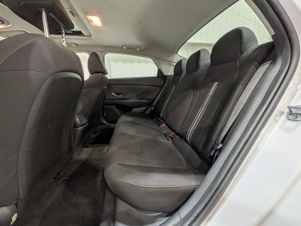 Hyundai Elantra 2022