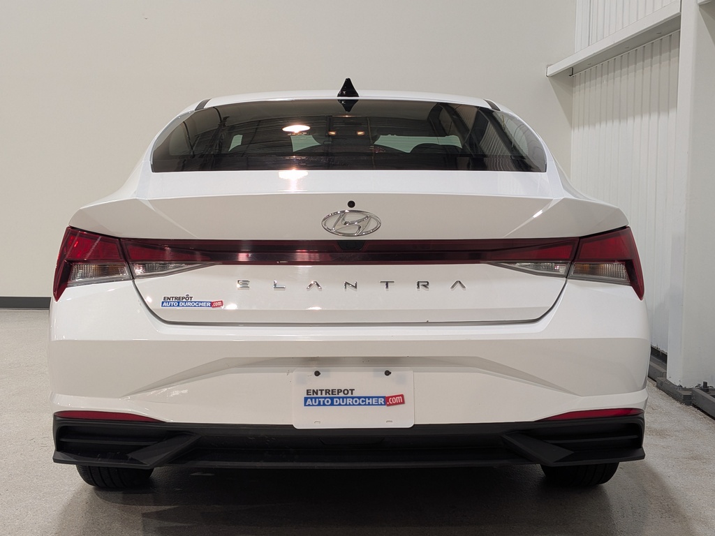 Hyundai Elantra 2022