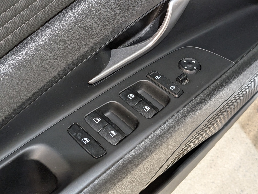 Hyundai Elantra 2022