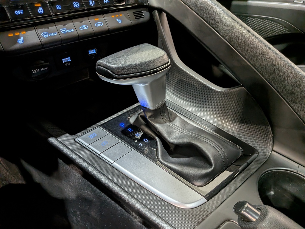 Hyundai Elantra 2022