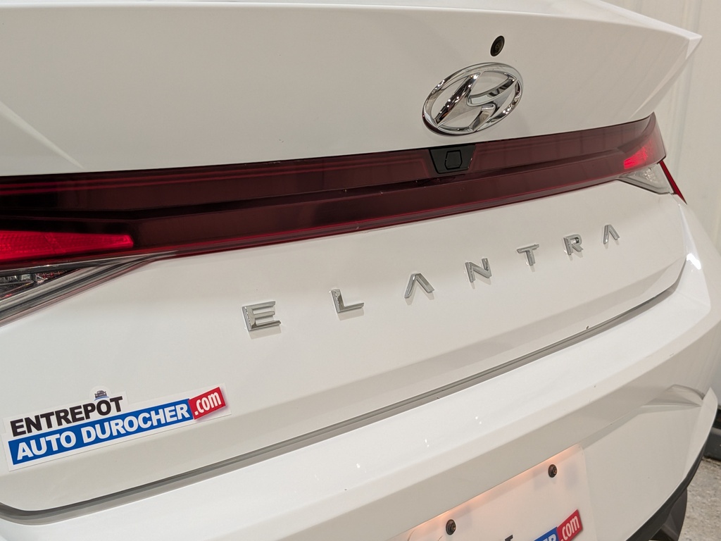 Hyundai Elantra 2022