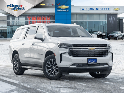 Chevrolet Suburban LT 4WD