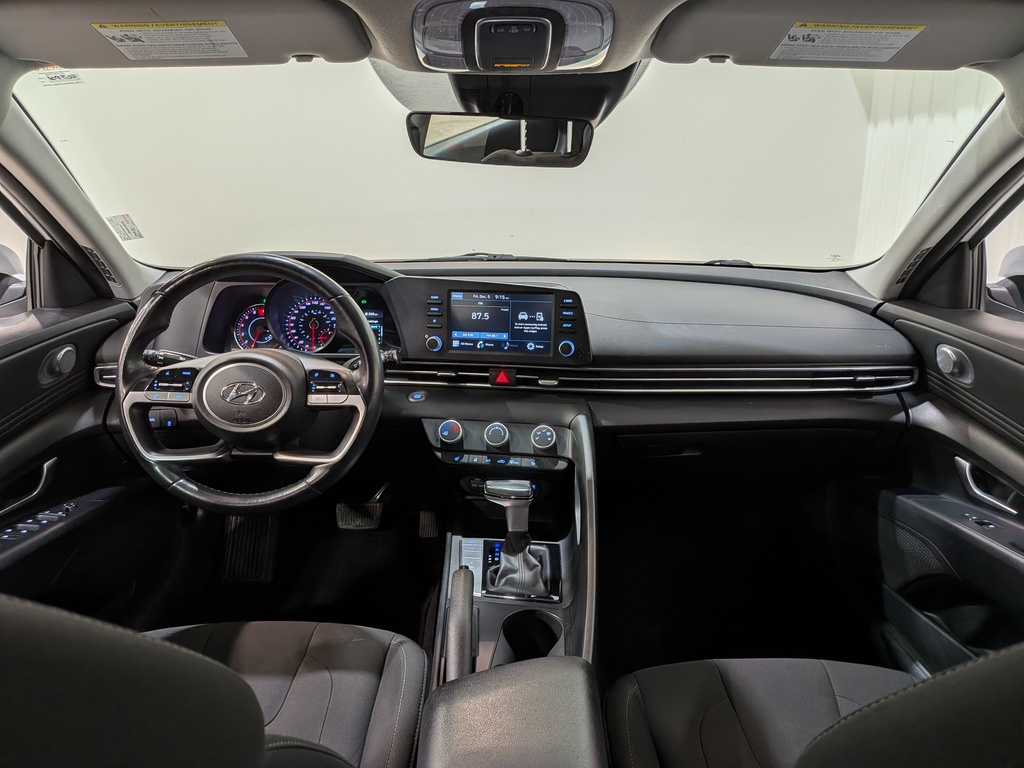 Hyundai Elantra 2022