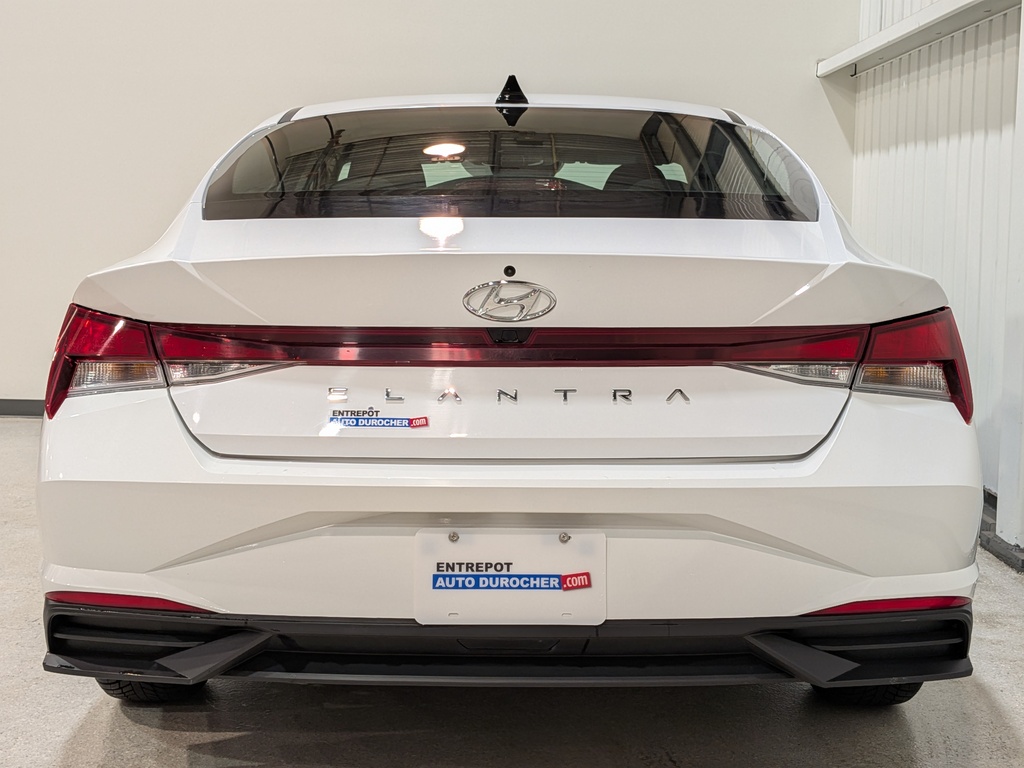 Hyundai Elantra 2022