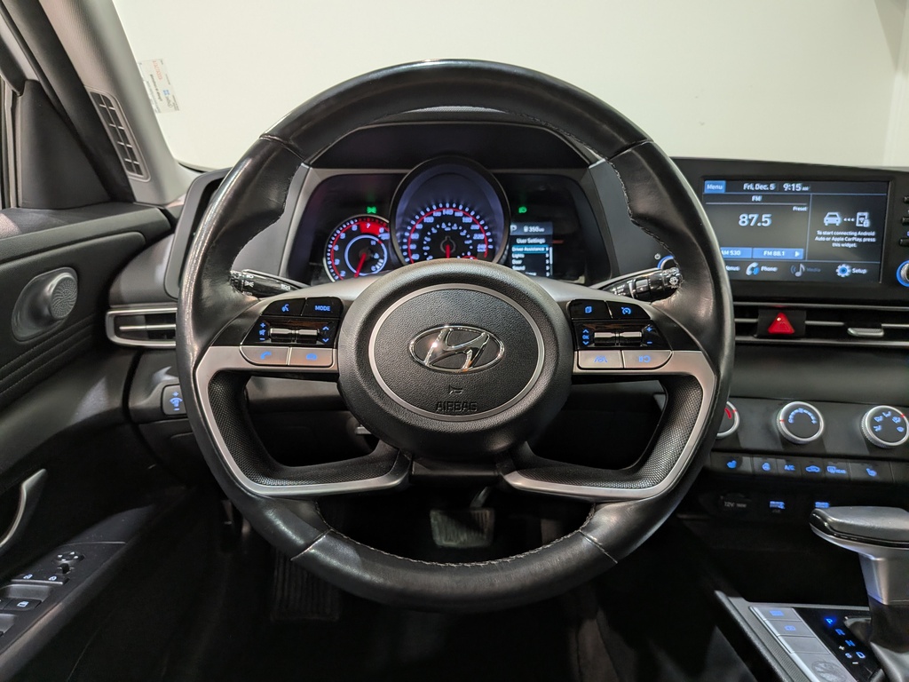 Hyundai Elantra 2022