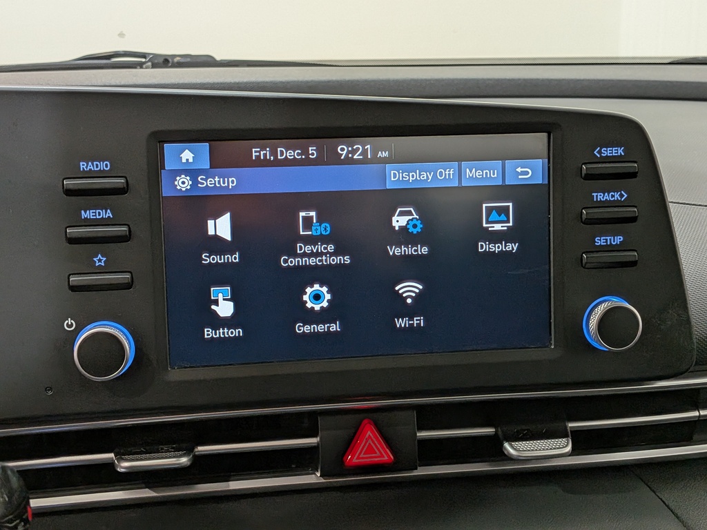 Hyundai Elantra 2022