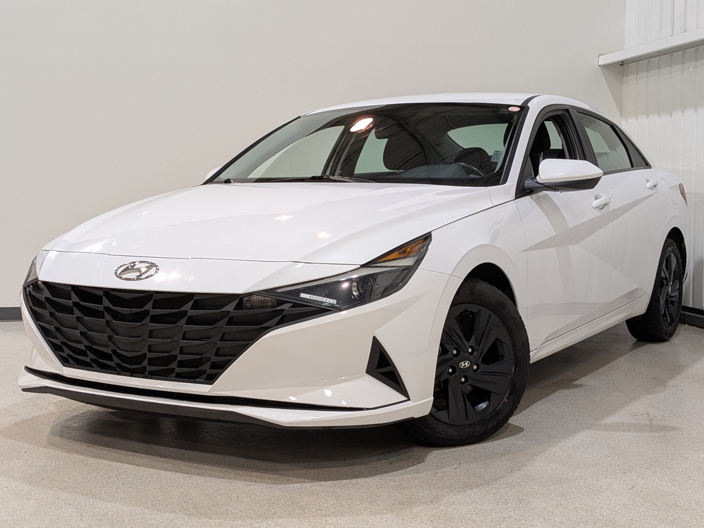 Hyundai Elantra 2022