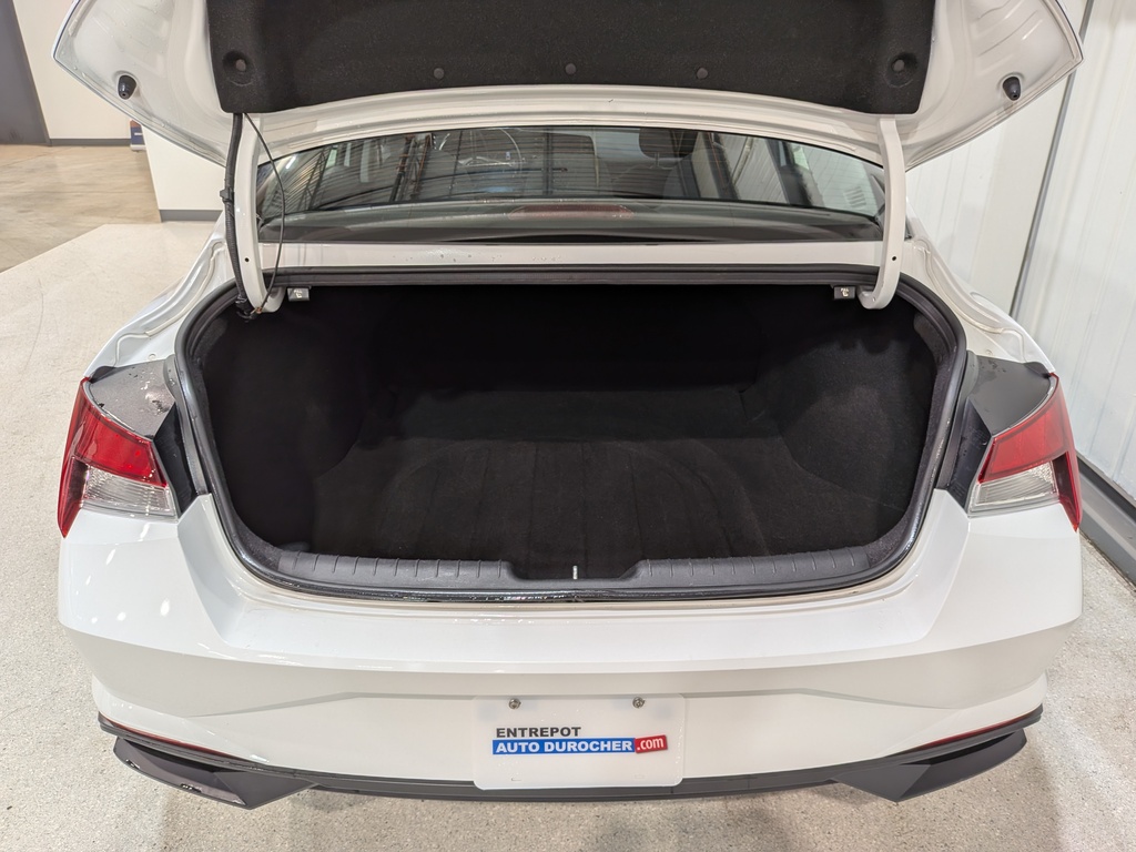 Hyundai Elantra 2022