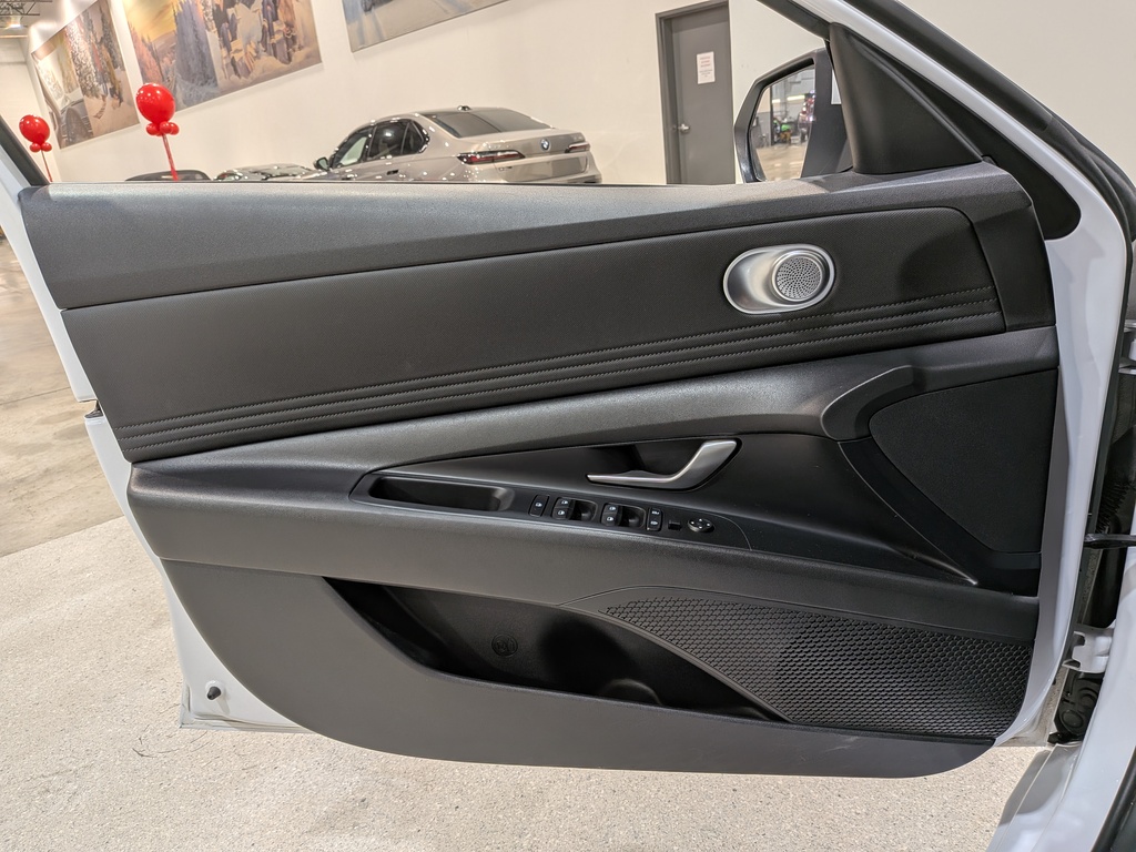 Hyundai Elantra 2022