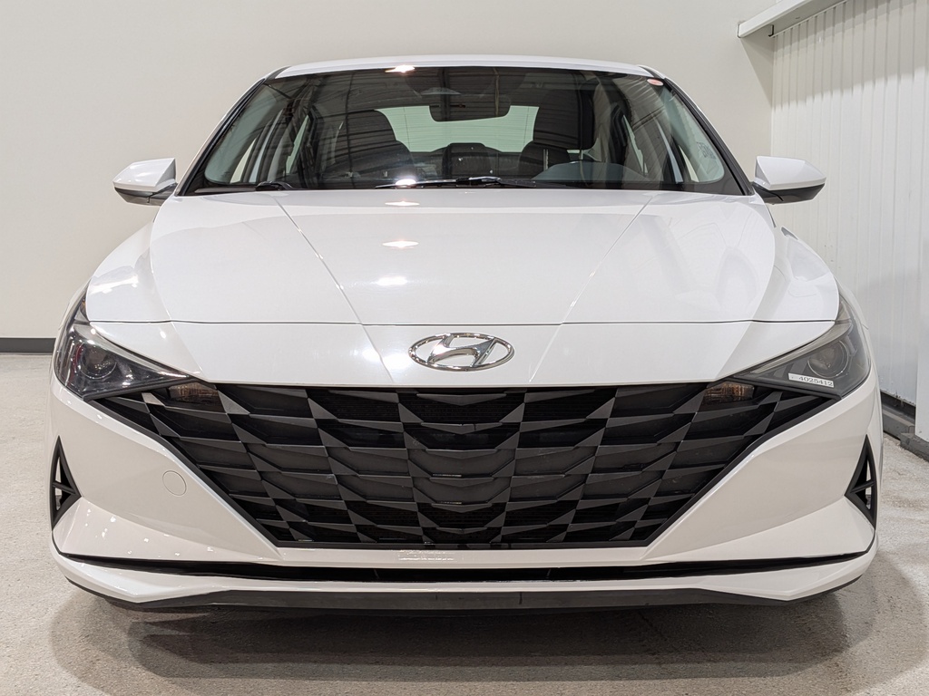 Hyundai Elantra 2022