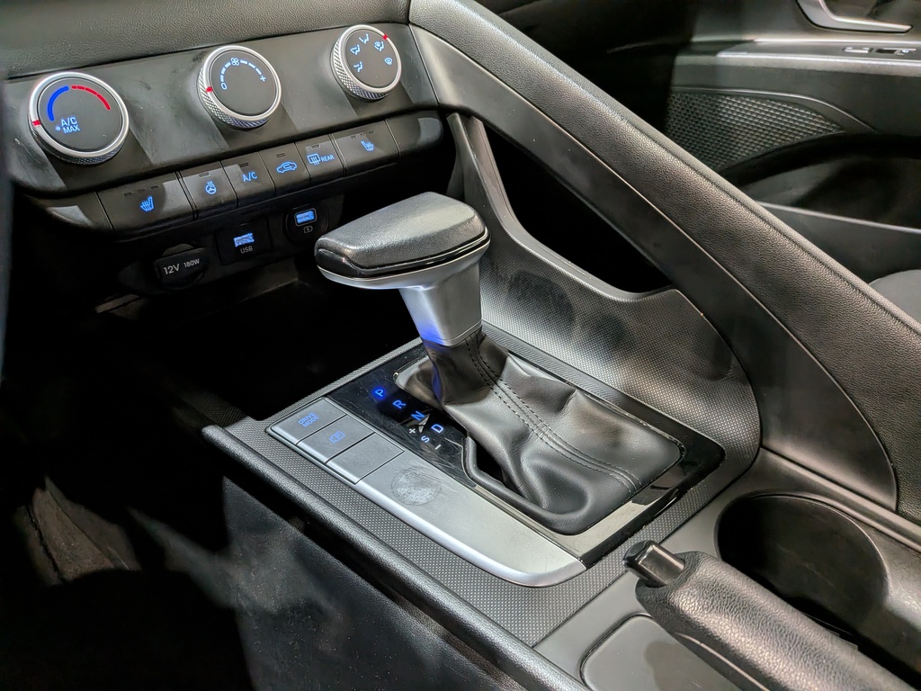 Hyundai Elantra 2022