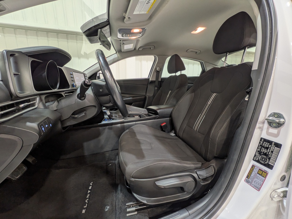 Hyundai Elantra 2022