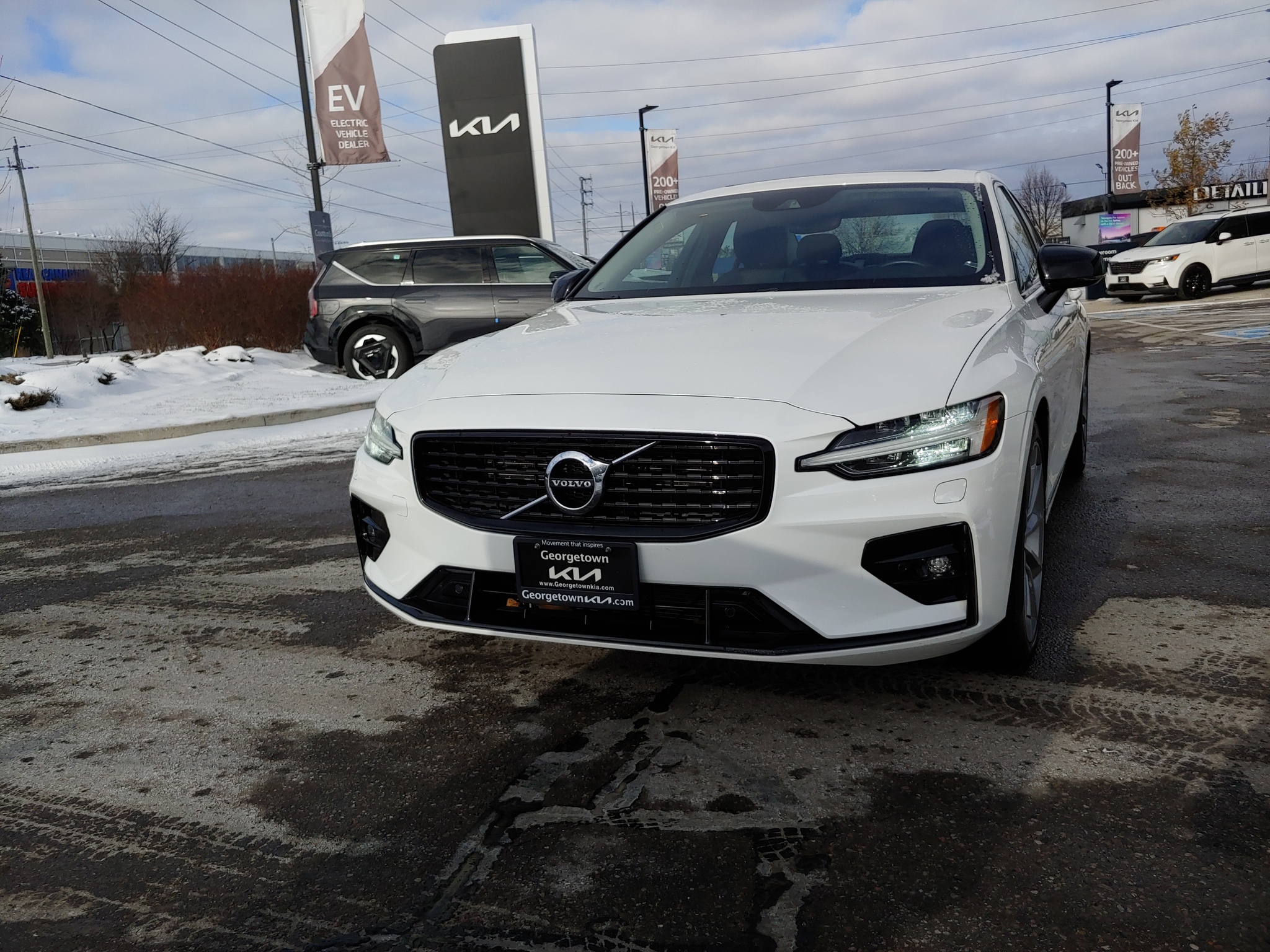 2022 Volvo S60