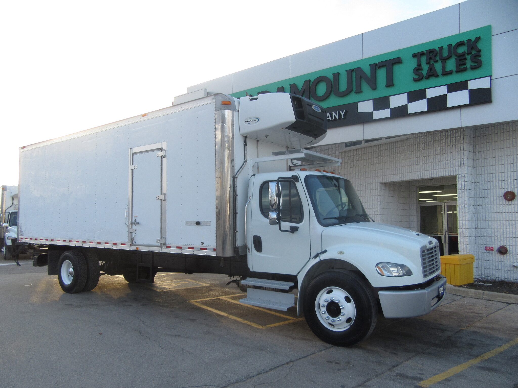 2018 Freightliner M2-106