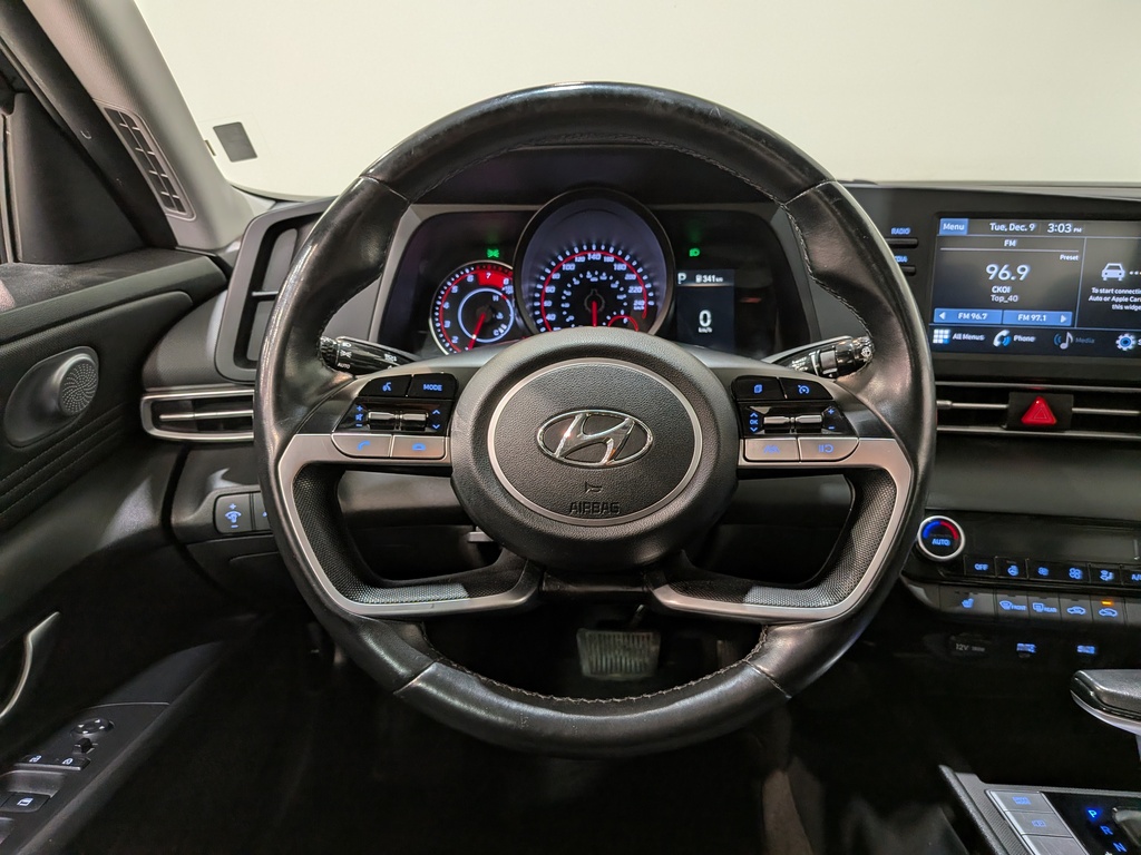 Hyundai Elantra 2022