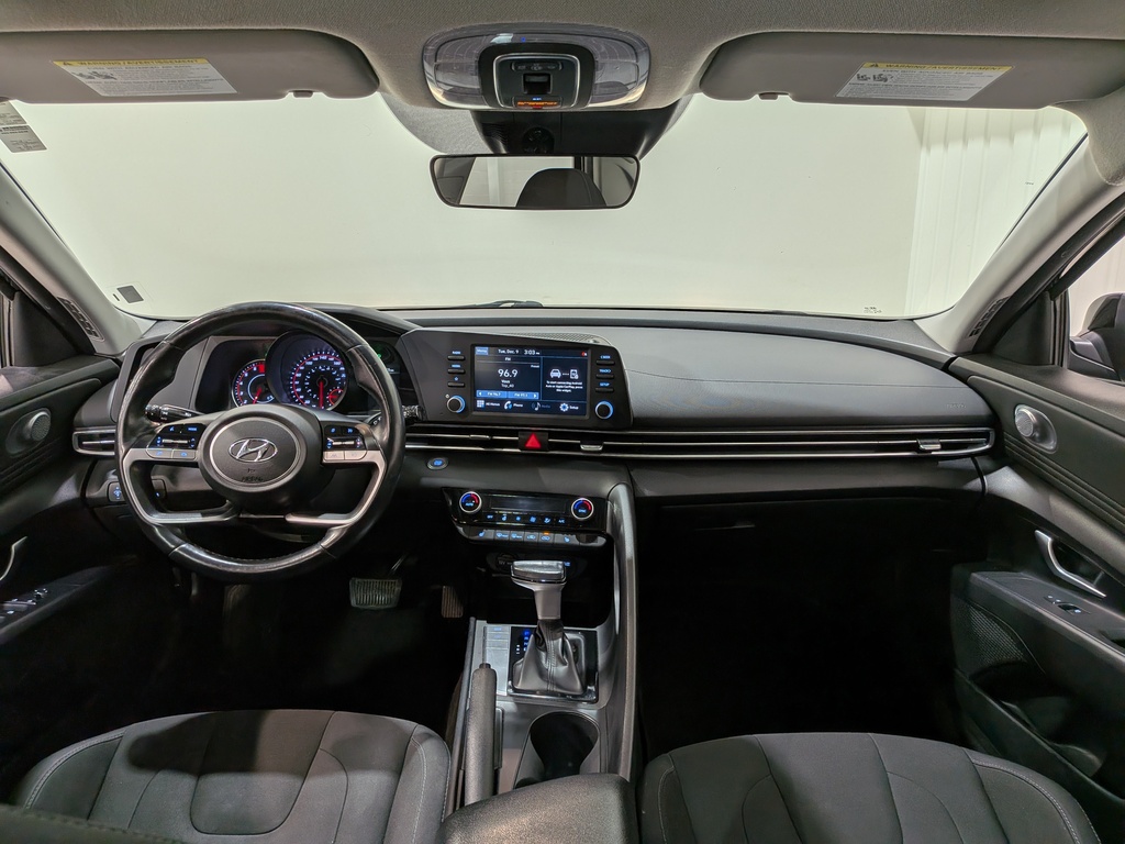 Hyundai Elantra 2022